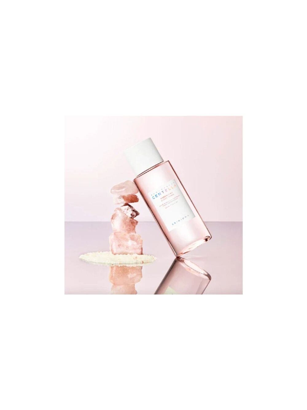 Madagascar Centella Poremizing Clear Toner 210ml είναι ένα απολεπιστικό τόνερ που βοηθά στη μείωση της ορατότητας των διευρυμένων πόρων, ενώ παράλληλα βελτιώνει απαλά την επιδερμίδα